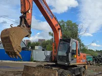 Колёсный экскаватор Hitachi ZX160W