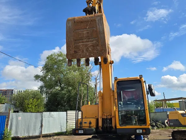 Продам колёсный экскаватор Hyundai R140W-9S