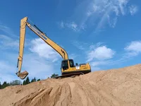 Длиннорукий гусеничный экскаватор в аренду, длинная стрела 19 м