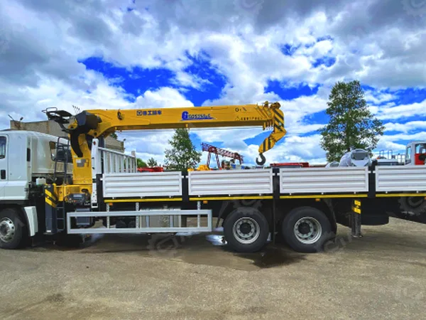 Бортовой грузовик ISUZU 6х4 дв 221kw c кму XCMG GSQS350-5 гп 14т., стрела 19,6м, кузов 8500х2400х550