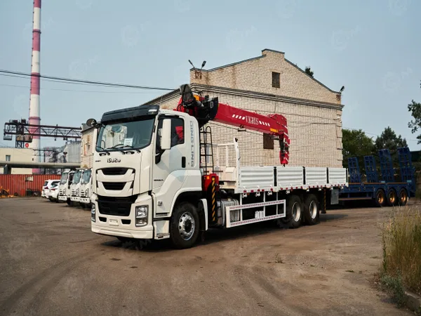 Бортовой грузовик ISUZU 6x4 дв 221кВт/300л.с. c КМУ VIGRUS SHS3005A г/п 12т 5 секций 18,3 м