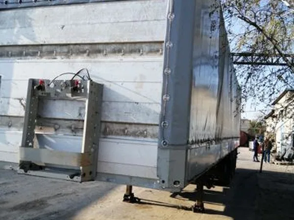 Тентованный полуприцеп Schmitz Cargobull SPR24