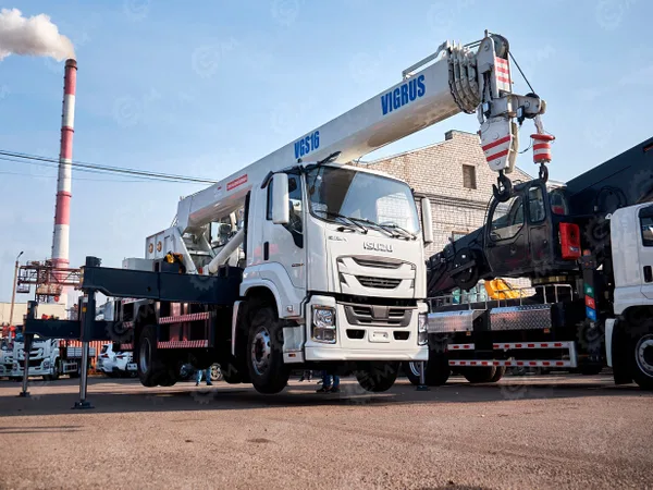 Автокран на шасси ISUZU 4x2 151кВт VIGRUS VGS16 гп 16т 5 секций 36,6м