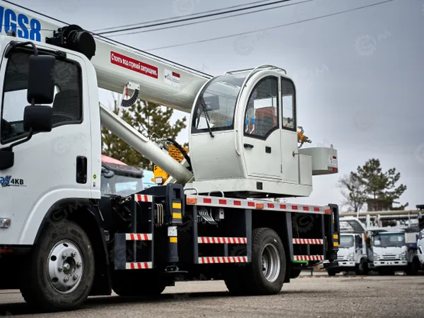 Автокран на шасси ISUZU 4x2 дв 94kw крановая установка VIGRUS VGS8 гп 8т 5 секций стрела 26м