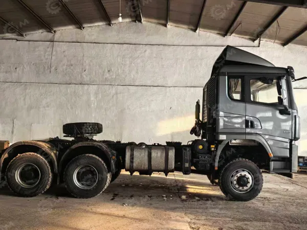 Тягач SHACMAN 6×6 SX425863385 двускат кабина X5000, двигатель WP13.550E501