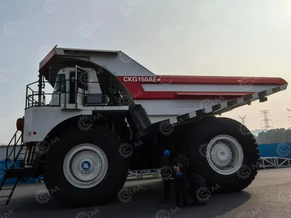 Карьерный самосвал CKMM CKG150AE гп 136 тонн