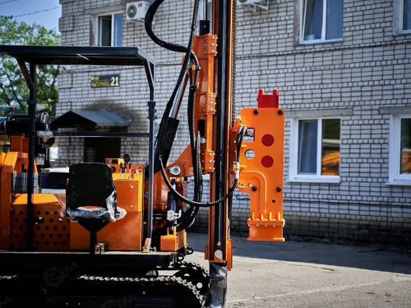 Сваебойная установка на гусеничном ходу VIGRUS VGR800