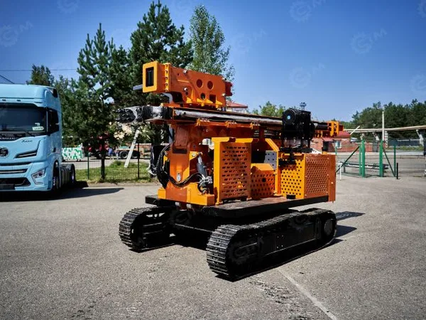 Сваебойная установка на гусеничном ходу VIGRUS VGR800