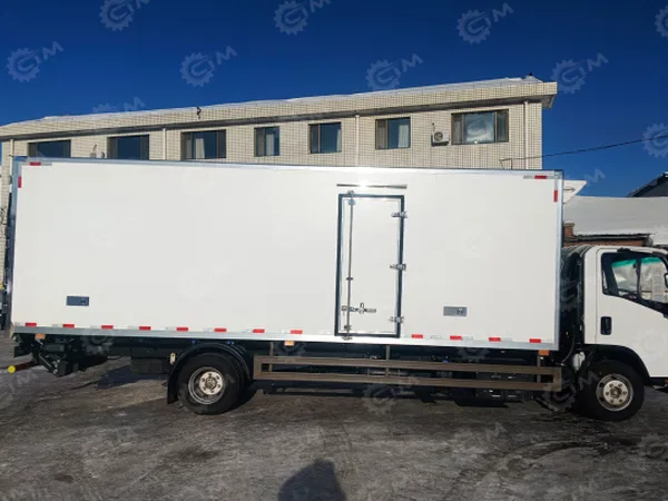 Фургон рефрижератор на шасси ISUZU 4х2 дв 139kw гп 5 тонн (фургон 6880х2090х2070, холодильная установка Carrier Citimax 1100) c гидробортом и боковой дверью
