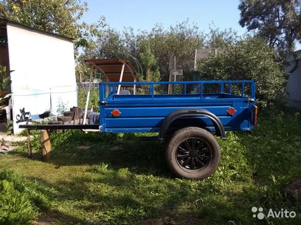 Легковой бортовой прицеп