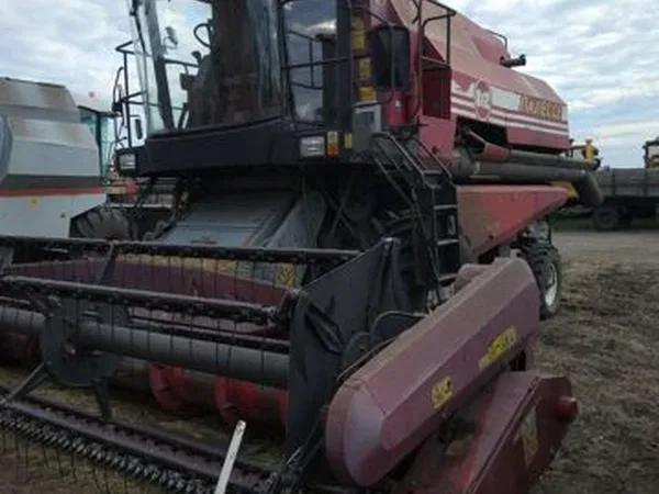Зерноуборочный комбайн Палессе GS812