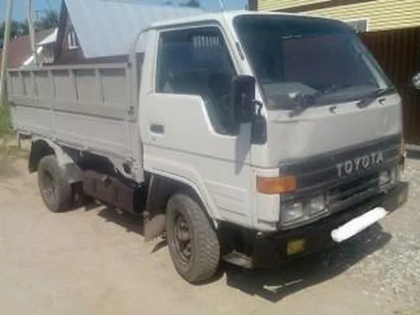 Самосвал Toyota Dyna