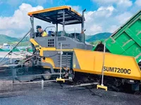 Асфальтоукладчик SCMC SUM7200С ширина укладки 3-9м, одинарный трамбующий брус, электрический подогрев плиты