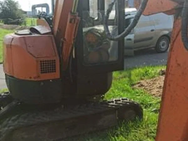 Мини-экскаватор Hitachi 30