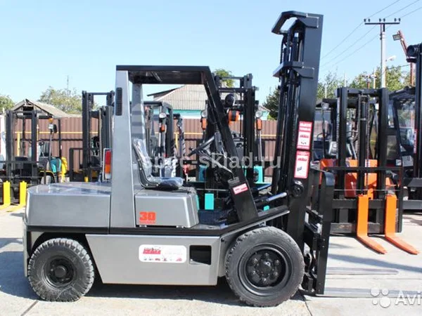 Вилочный погрузчик Nissan EGH02A30