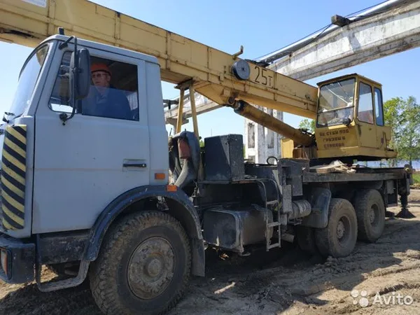 Автокран Ивановец КС-45717А-1 на шасси МАЗ 6303