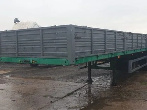 Бортовой полуприцеп МАЗ 938662-042