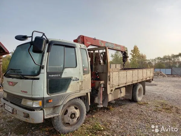 Бортовой грузовик с КМУ HINO Ranger
