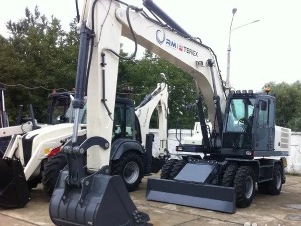 Колесный экскаватор RM-Terex WX200