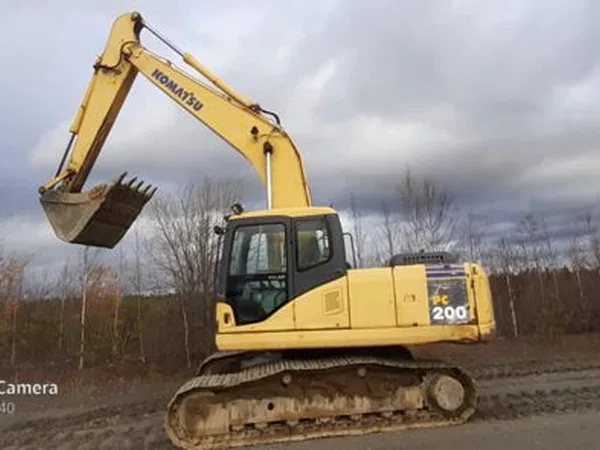 Гусеничный экскаватор Komatsu PC200