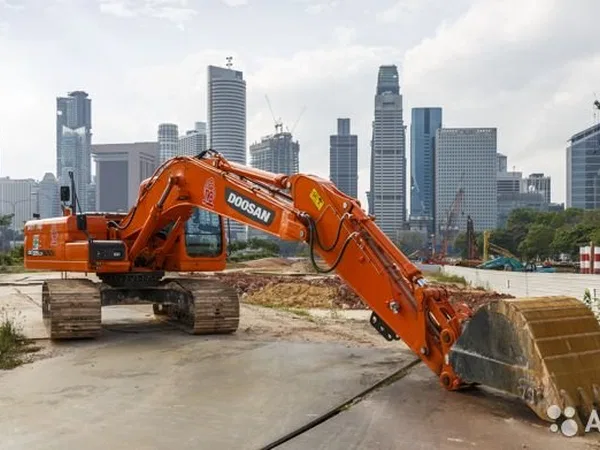 Гусеничный экскаватор Doosan DX260LCA HD