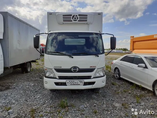 Рефрижераторный фургон Hino 300