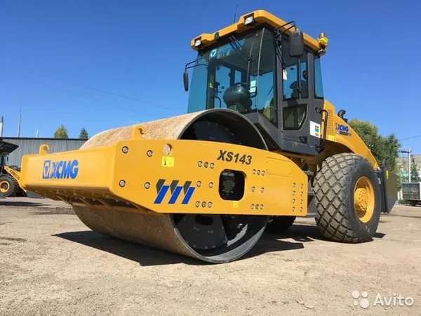 Грунтовый каток XCMG XS143