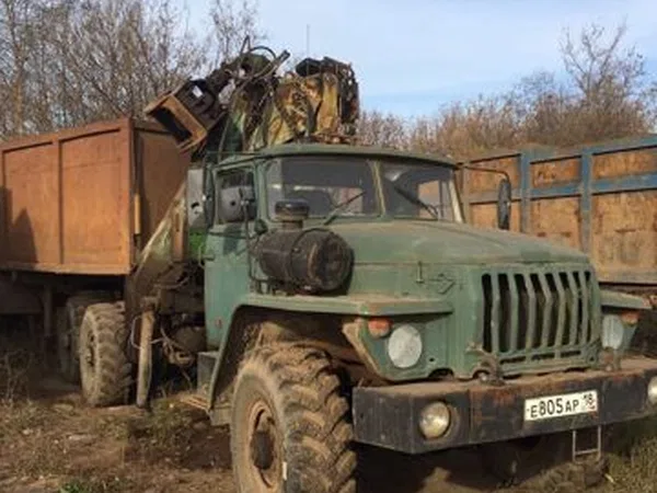 Седельный тягач Урал 4320 с КМУ