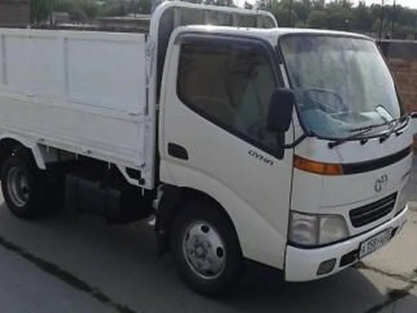 Самосвал Toyota Dyna