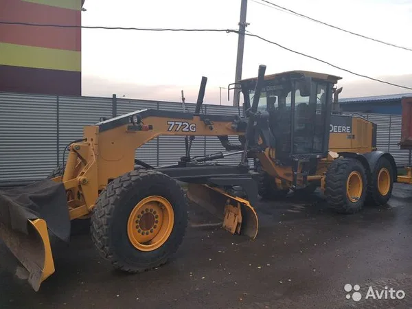 Автогрейдер John Deere 772G