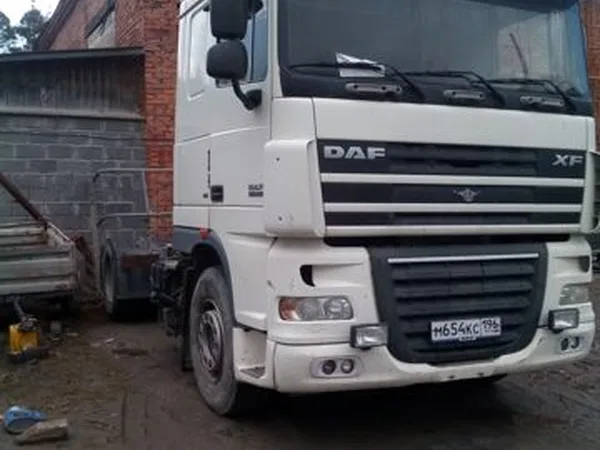 Седельный тягач DAF 105