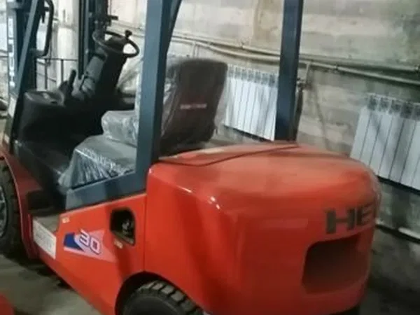 Вилочный погрузчик Heli