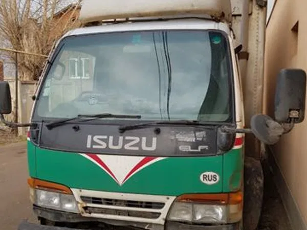 Промтоварный фургон Isuzu ELF