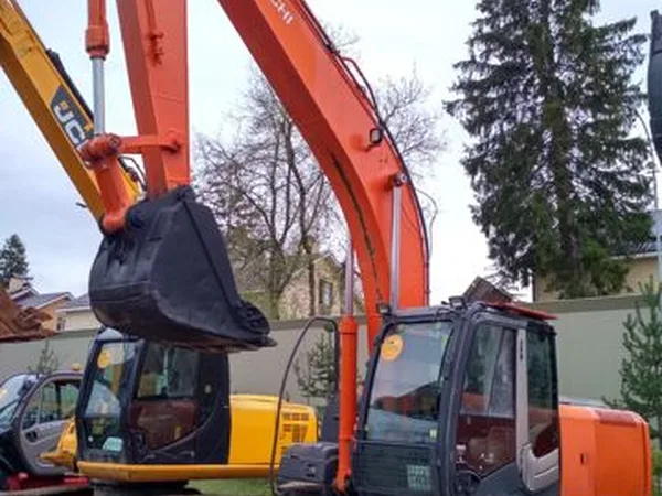 Гусеничный экскаватор Hitachi ZX210LCH-3