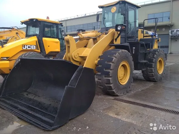 Фронтальный погрузчик SEM 655D