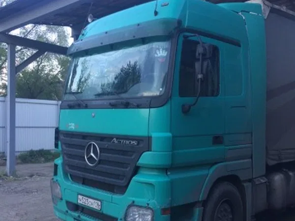 Седельный тягач Mercedes-Benz 1846