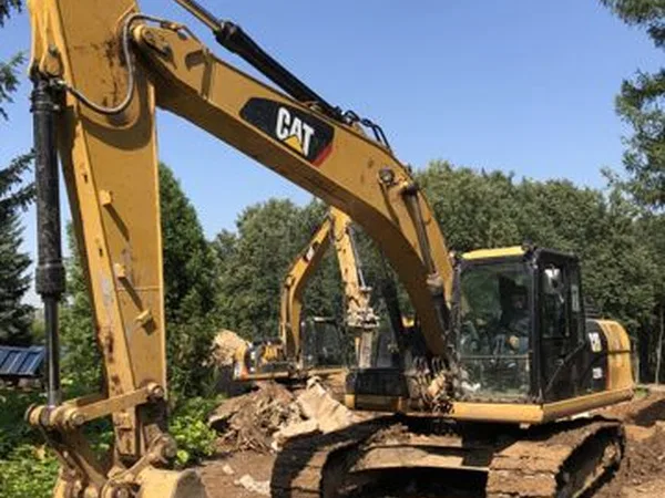 Гусеничный экскаватор Caterpillar 320D