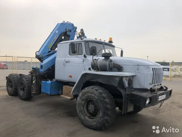 Седельный тягач Урал 4320 с КМУ Инман