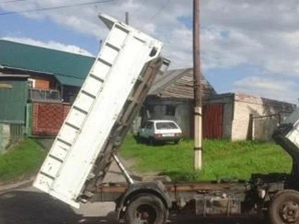 Самосвал Toyota Dyna