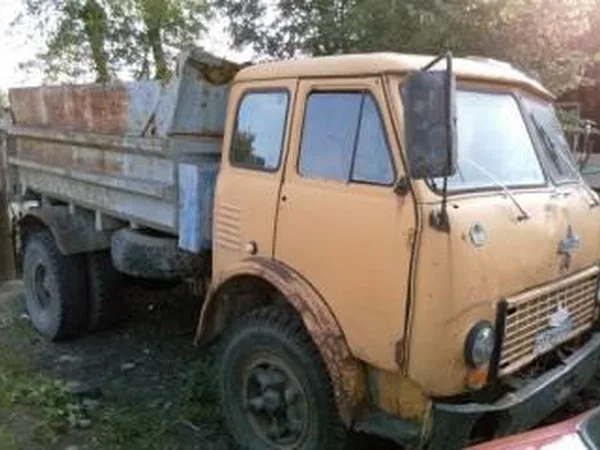 Самосвал МАЗ 5549