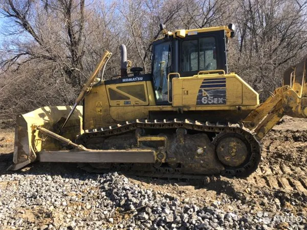 Гусеничный бульдозер Komatsu 65EX