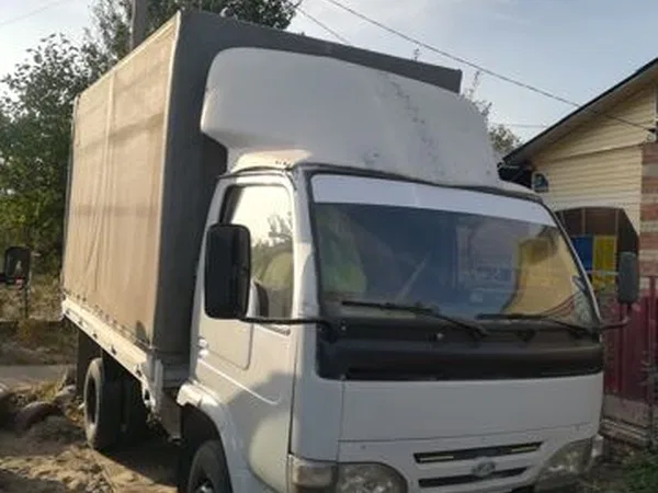 Тентованный автомобиль Yuejin NJ 1020