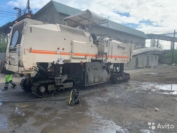 Дорожная фреза Wirtgen 2100DC