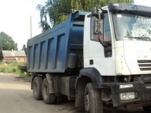Самосвал Iveco Trakker