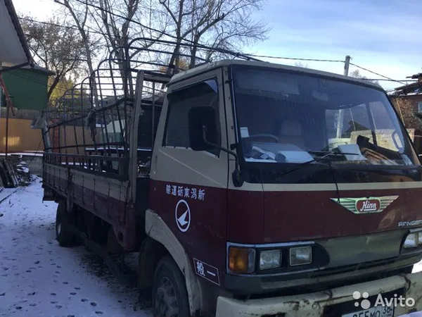 Бортовой грузовик Hino Ranger