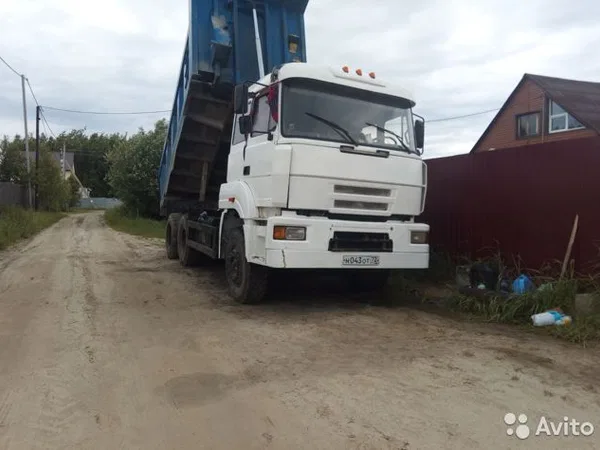 Самосвал УРАЛ 63685