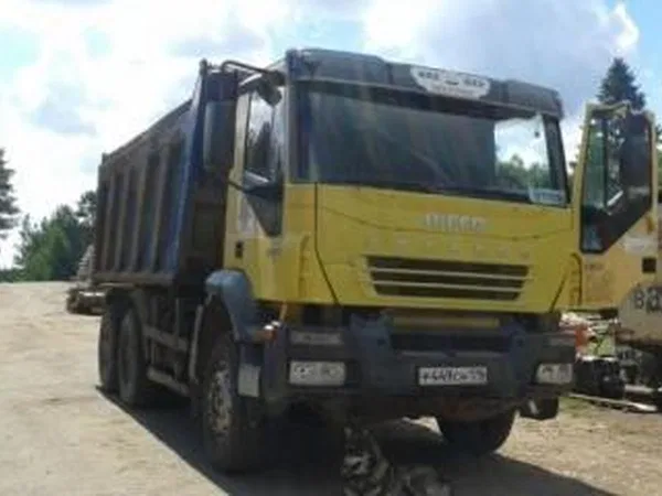 Самосвал Iveco Trakker