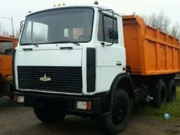 Самосвал МАЗ 5516