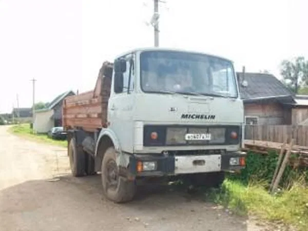 Самосвал МАЗ 5551
