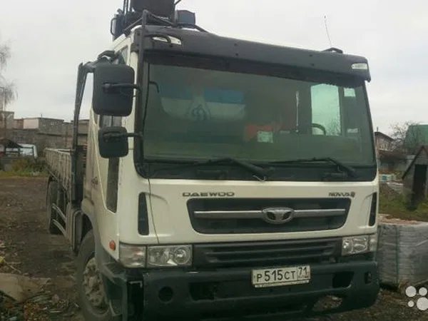 Бортовой грузовик с КМУ Daewoo Novus